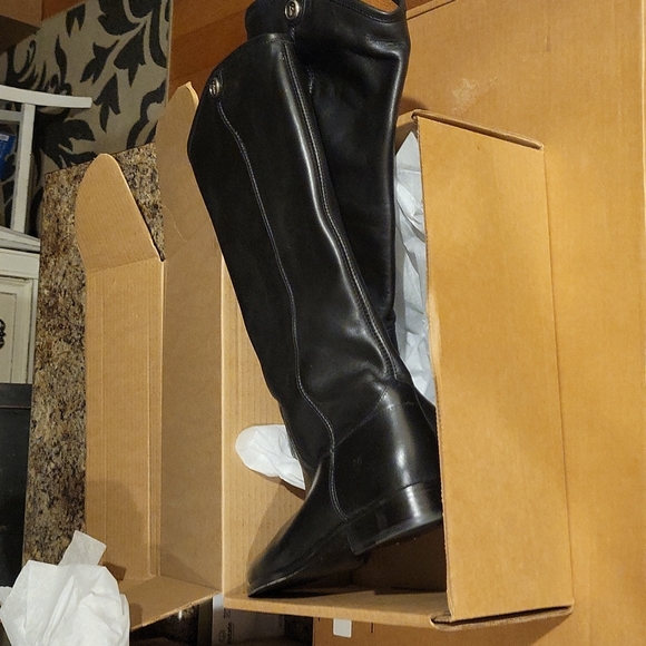 Frye Melissa Button Round Toe Leather Boots #126 - Picture 12 of 13